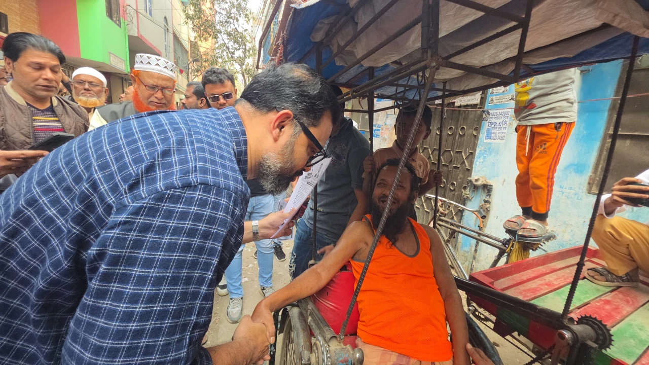 ঘরে ঘরে গ্যাস সংযোগ ও সিন্ডিকেটমুক্ত পল্লবীর অঙ্গীকার আমিনুল হকের