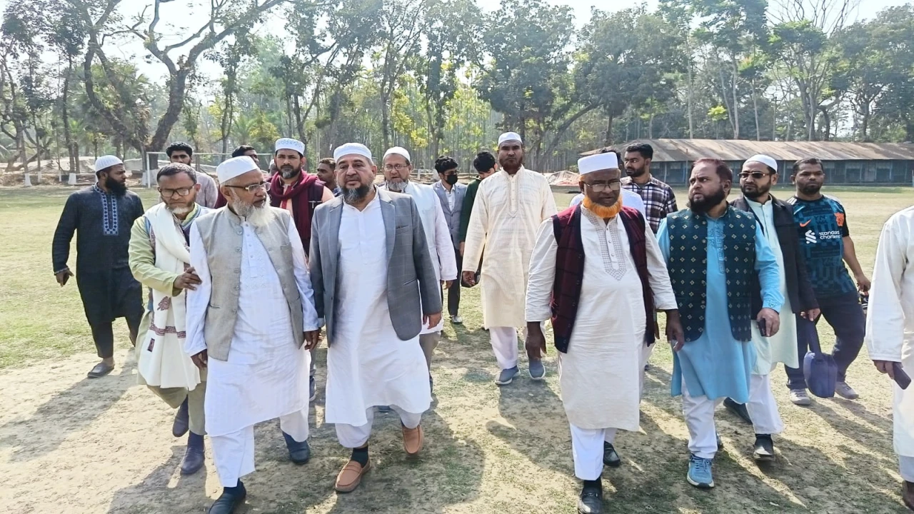 মেহেন্দিগঞ্জে জামায়াত আমিরের সমাবেশস্থলের মাঠ পরিদ...