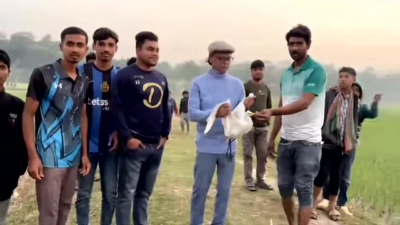 পাখি শিকার রোধে প্রশংসনীয় অভিযান...