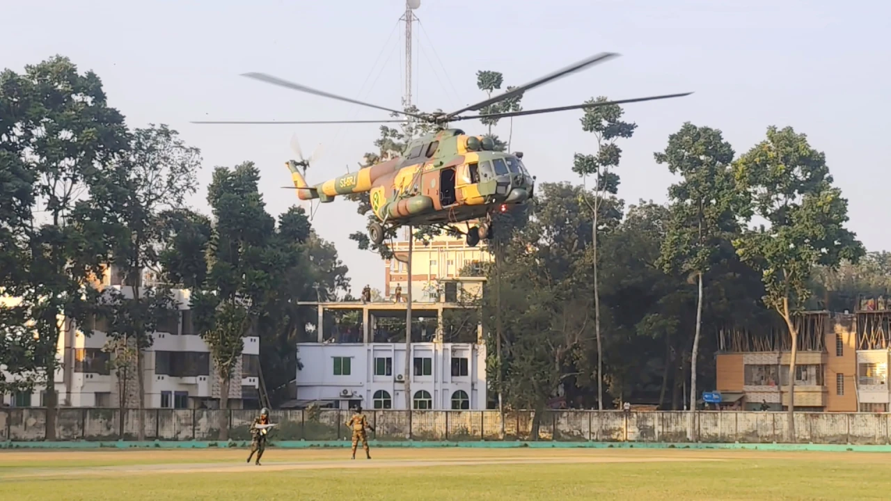 নির্বাচনী সহিংসতা ঠেকাতে ঠাকুরগাঁওয়ে সেনাবাহিনীর ...