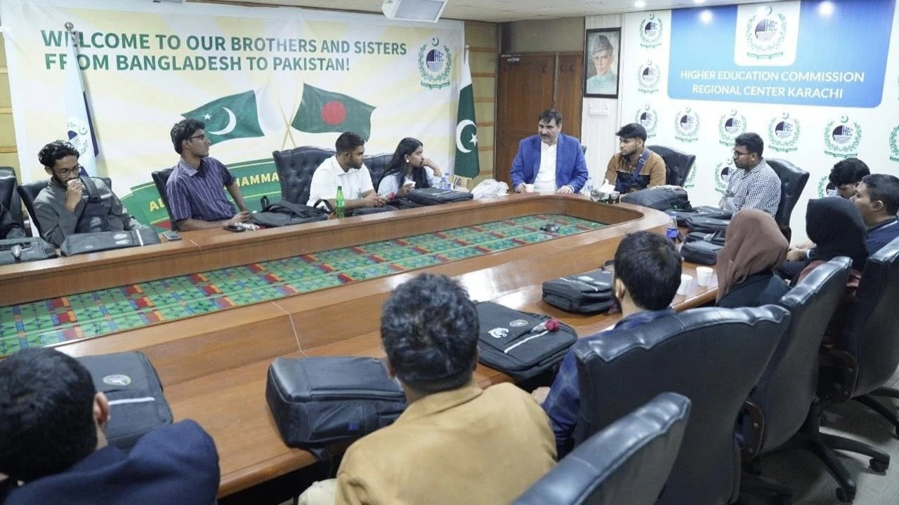 আল্লামা মুহাম্মদ ইকবাল বৃত্তিপ্রাপ্ত বাংলাদেশি শিক্ষার্থীদের প্রথম ব্যাচের পাকিস্তানে অবতরণ