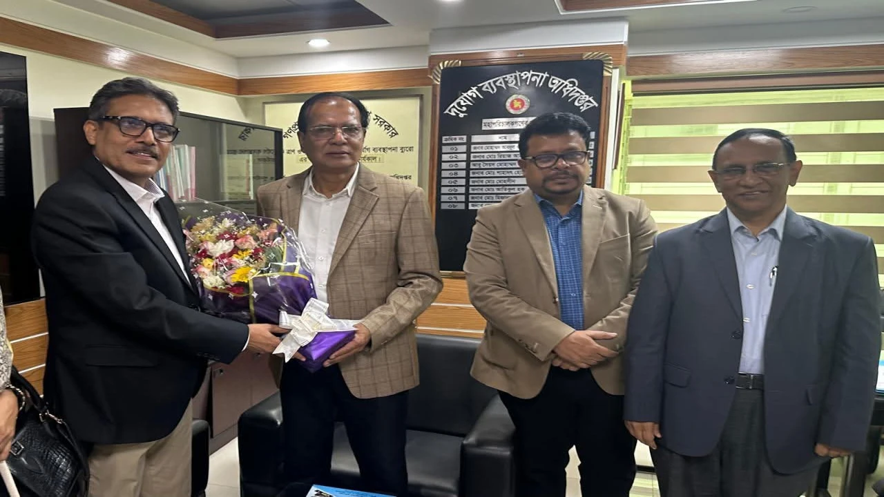 দুর্যোগ ব্যবস্থাপনা ও ত্রাণ মন্ত্রীর সঙ্গে পিএসটিসি নির্বাহী পরিচালকের সৌজন্য সাক্ষাৎ