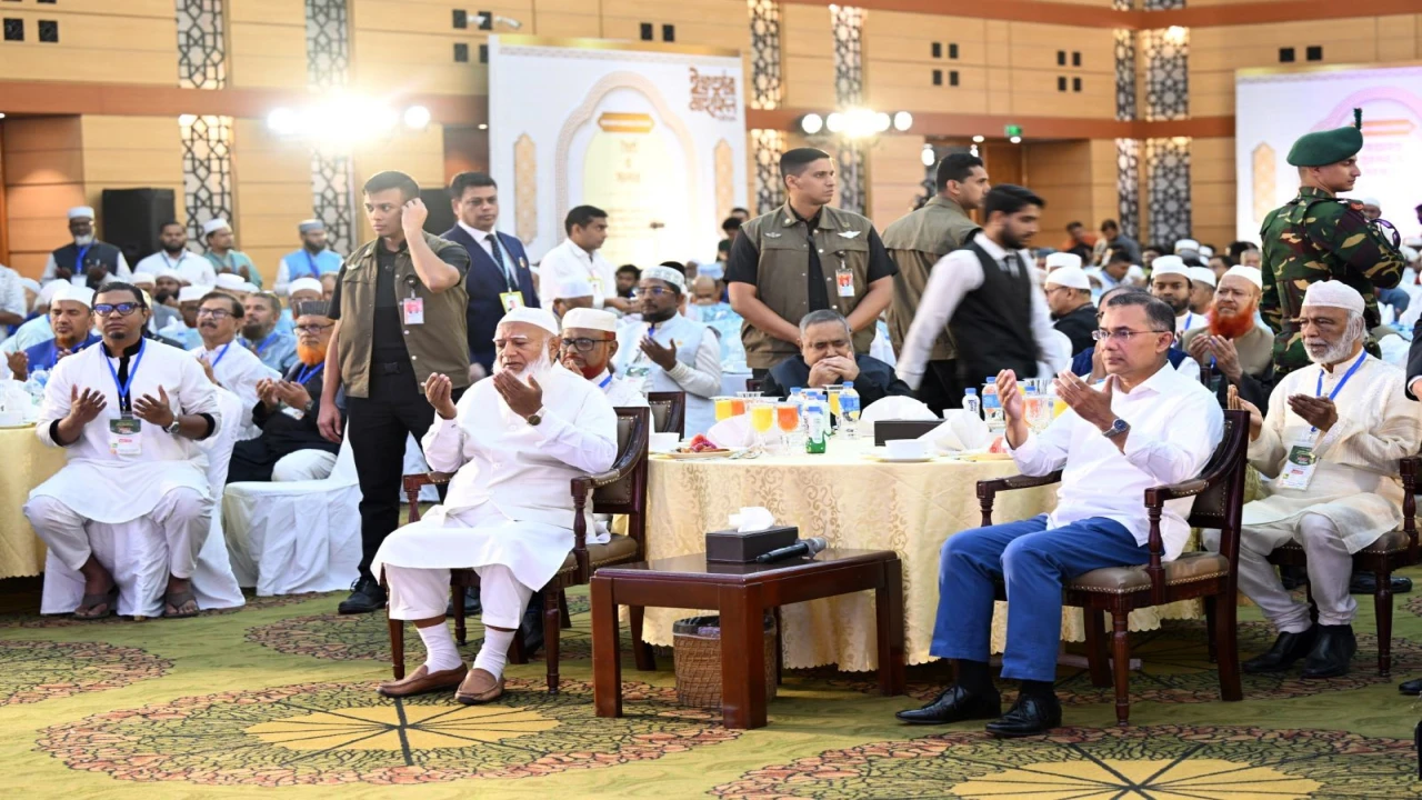 জামায়াতের ইফতার মাহফিলে সব শ্রেণি পেশার মানুষের মিলন মেলা