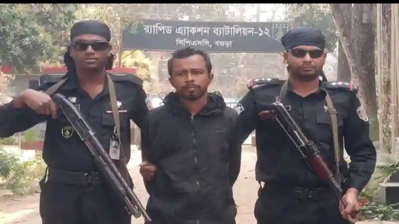 বগুড়ায় হাফেজ মাওলানা সাইফুল ইসলামের হত্যাকারী বিক্রম ও বেবী খাতুন র‍্যাবের হাতে আটক!
