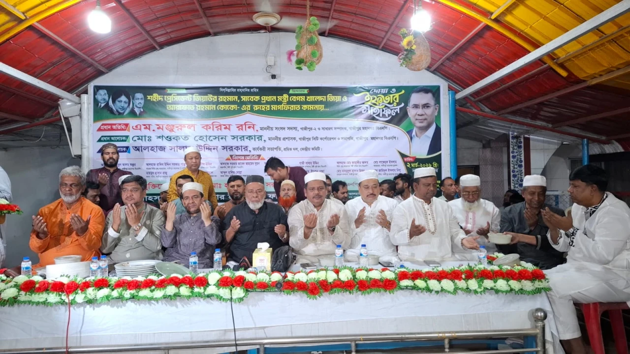 যশ-খ্যাতি ও অর্থ একসঙ্গে অর্জন করা যায় না: বিতর্ক এড়িয়ে চলার আহ্বান হাসান সরকারের