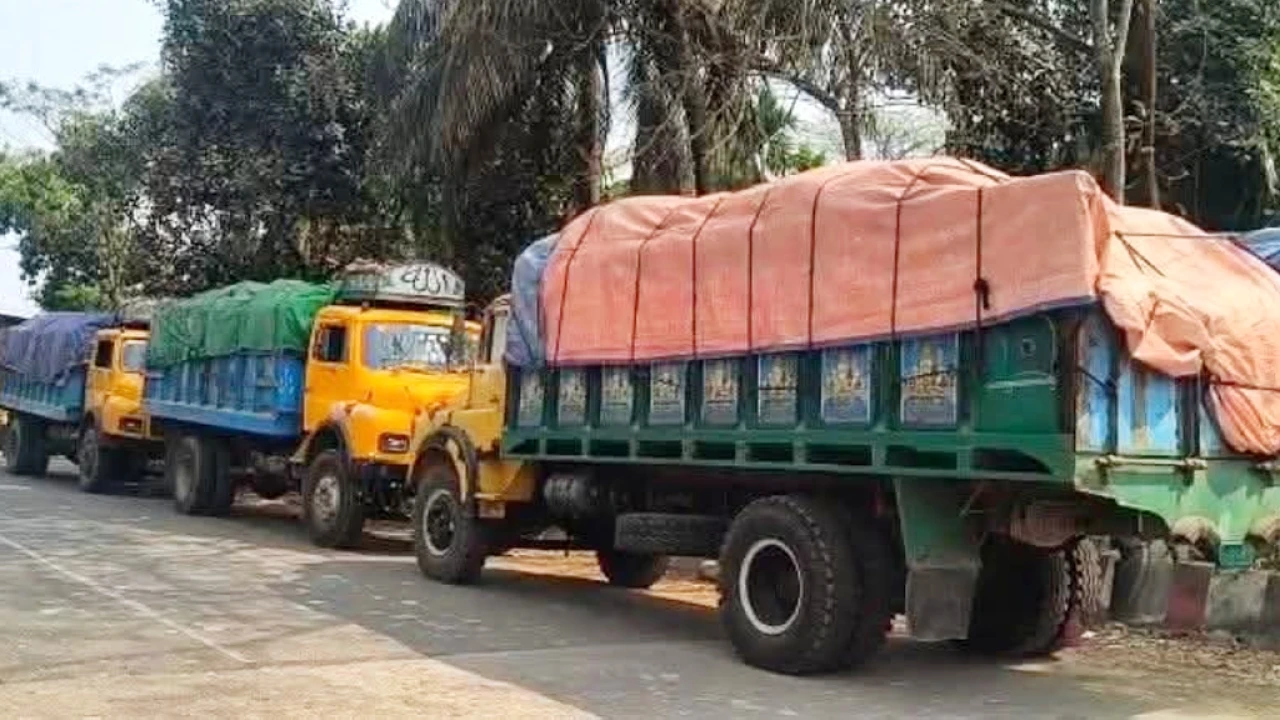 ভোলায় থেকে পাচারের সময়১ হাজার ৪২০ বস্তা সরকারি সার...