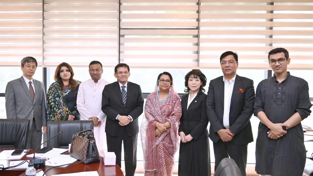 তৃতীয় টার্মিনাল পরিচালনা নিয়ে জাপানের প্রতিনিধিদলের সাথে বৈঠক