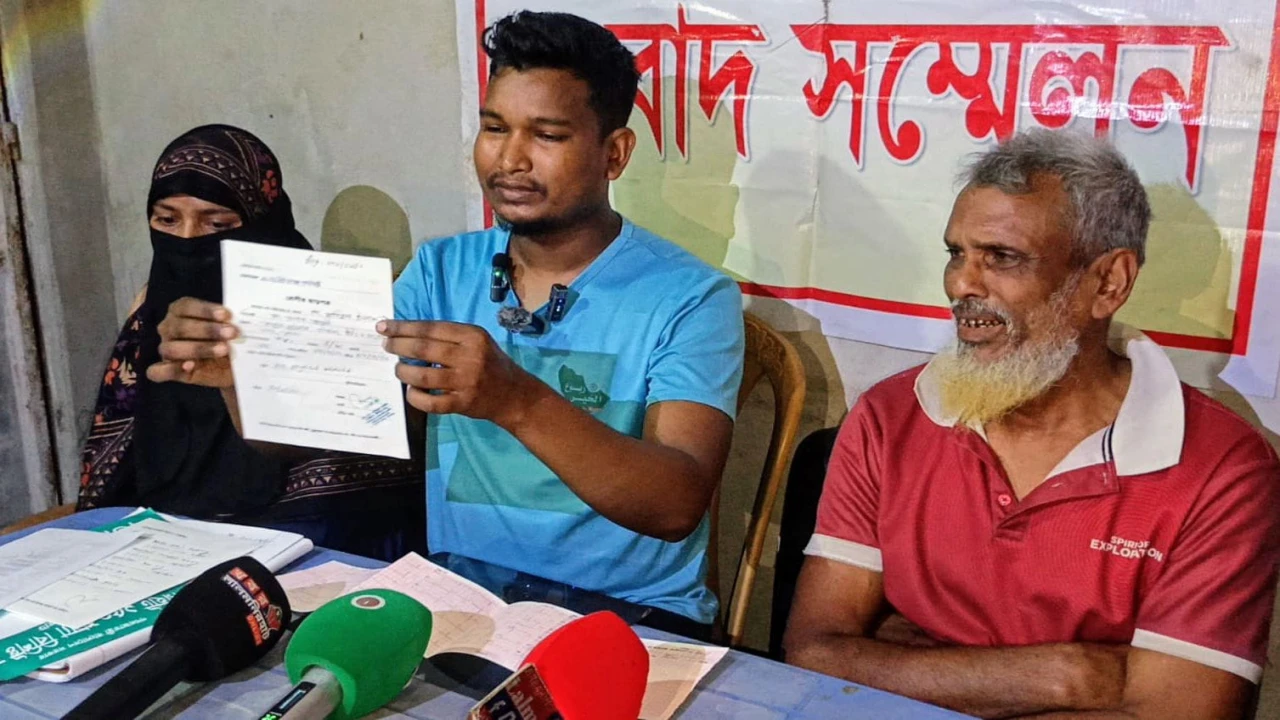 লালমনিরহাটে দোকানে হামলা ও লুট: প্রাণনাশের হুমকিতে...