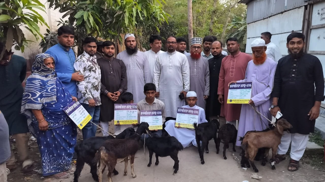 শোলাপুকুরীয়া ইসলামী সমাজ সেবা যুব উন্নয়ন পরিষদের সাবলম্বী উপকরণ বিতরণ 