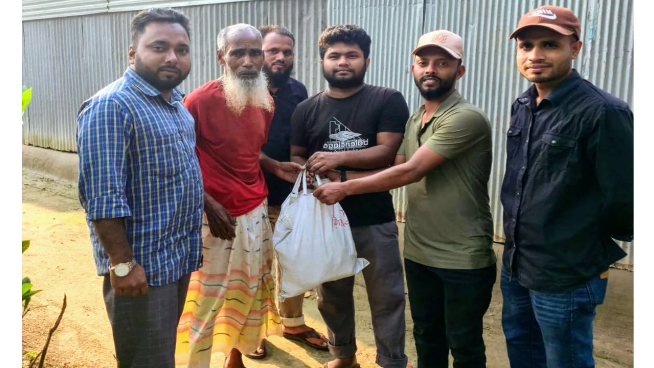 লালমনিরহাটে TLSF’র ঈদ উপহার পেল অসহায় পরিবার