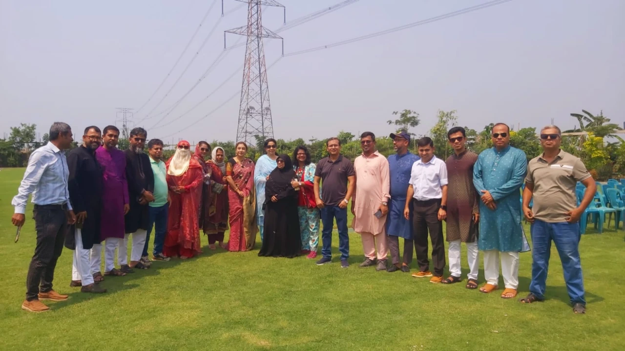নিউ ভিশন ইকো সিটিতে ঢাবি ১৯৯৬-৯৭ ব্যাচের বর্ণিল ঈদ পুনর্মিলনী