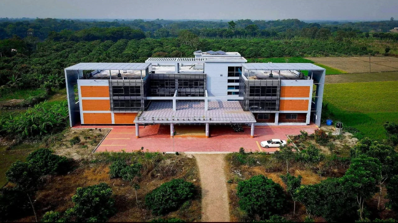 মাগুরায় সেক্রেটারি আলী তারিক এর ব্যর্থতায় ডাঃ লুৎফর রহমান ডায়াবেটিস হাসপাতালের বেহাল দশা!