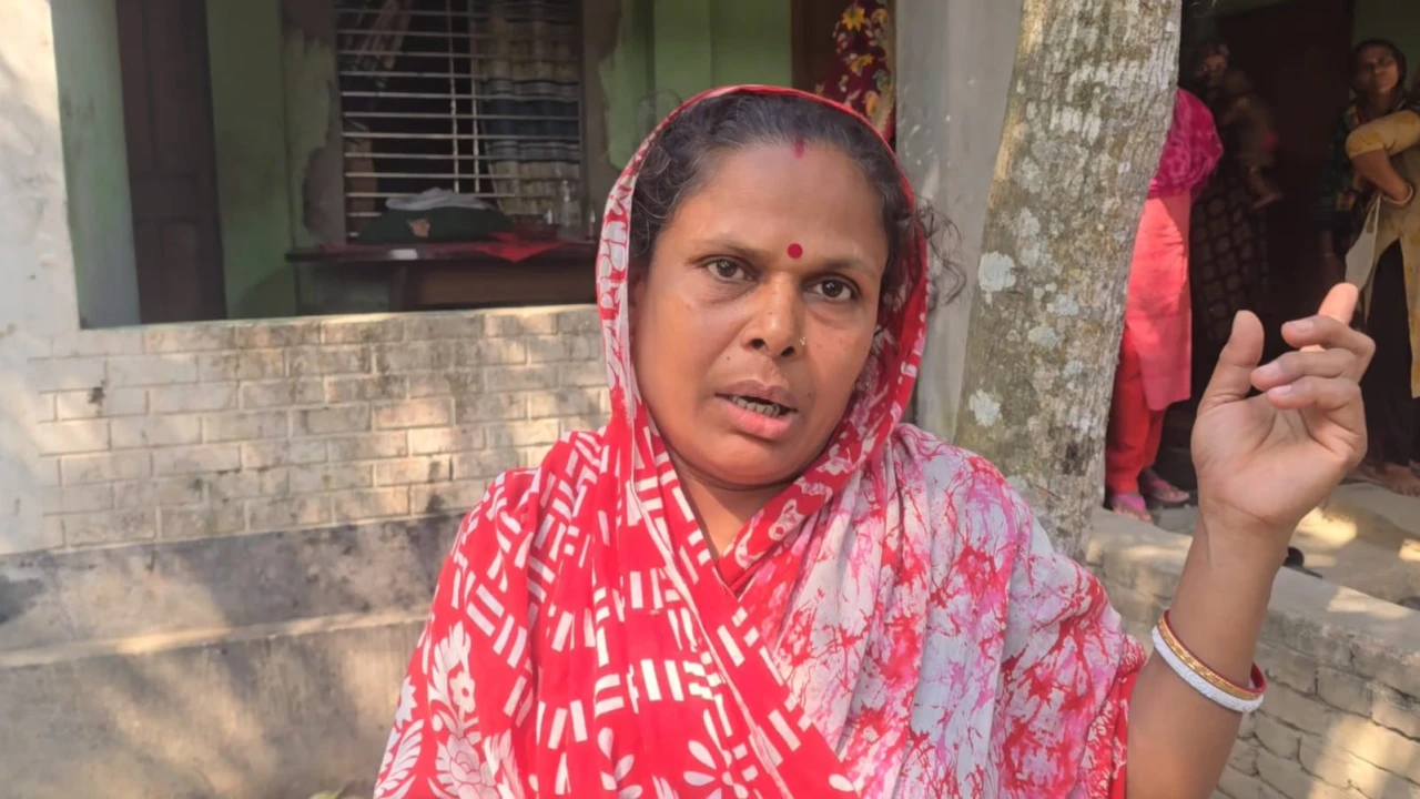 মহম্মদপুরে দিনে দুপুরে অনৈতিক কর্মকাণ্ডের অভিযোগ, এলাকায় চাঞ্চল্য