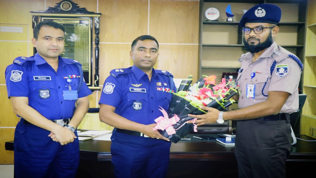 মাগুরায় ৪৩তম বিসিএস (পুলিশ) ব্যাচের দুই সহকারী পুলিশ সুপারের যোগদান