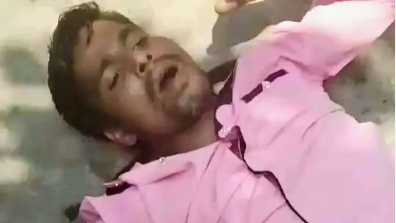 লালমনিরহাটে কিশোর গ্যাংয়ের ছুরিকাঘাতে পথচারী গুরুত...