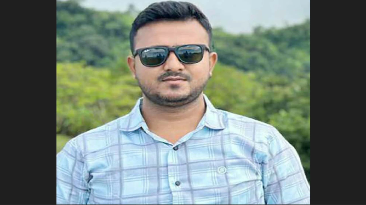 তাড়াশ পৌরসভায় অনিয়মের অভিযোগ: উপ-সহকারী প্রকৌশলী মুকুল হোসেনের একচ্ছত্র রাজত্ব