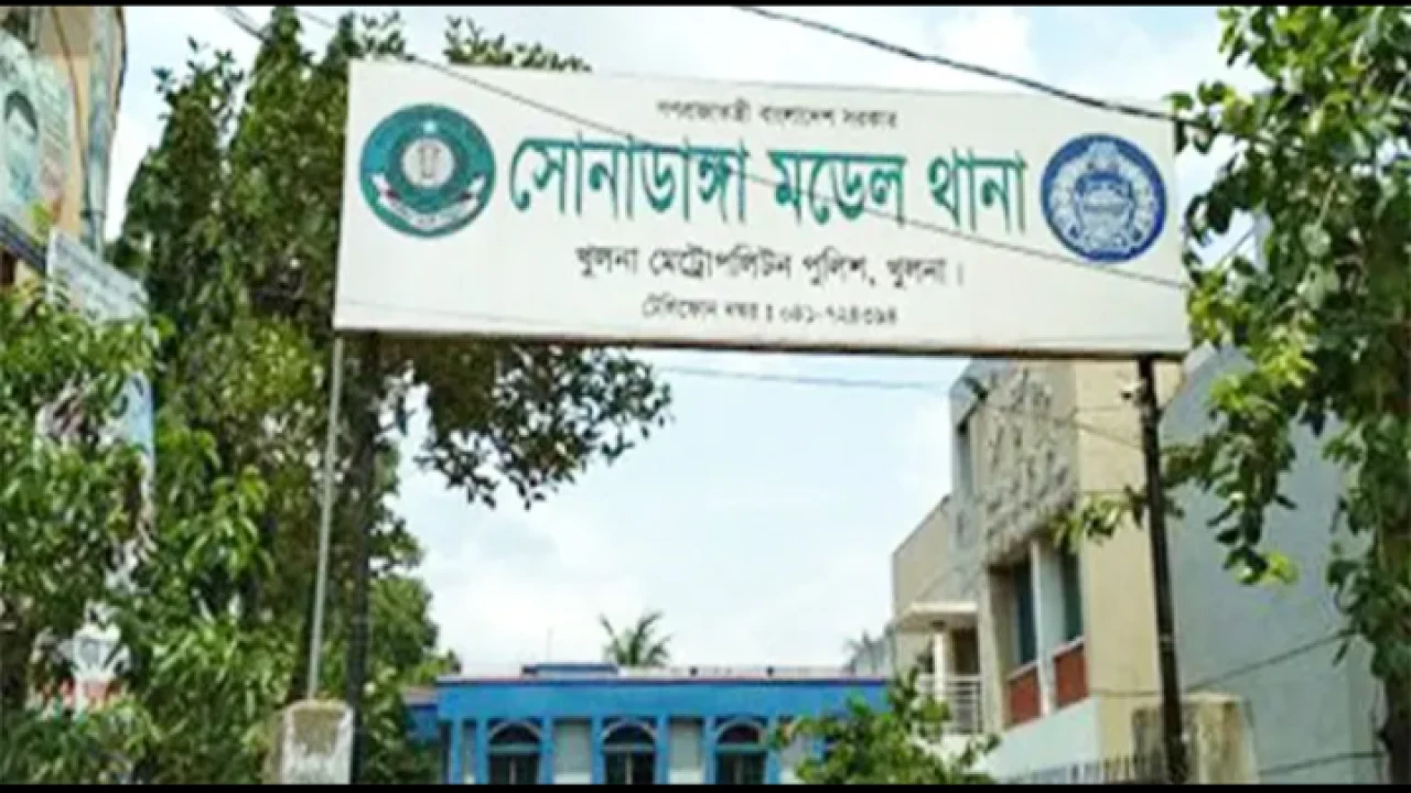 খুলনায় দায়িত্ব পালনকালে ম্যাগাজিন গার্ড পুলিশ কনস্টেবল গুলিতে নিহত