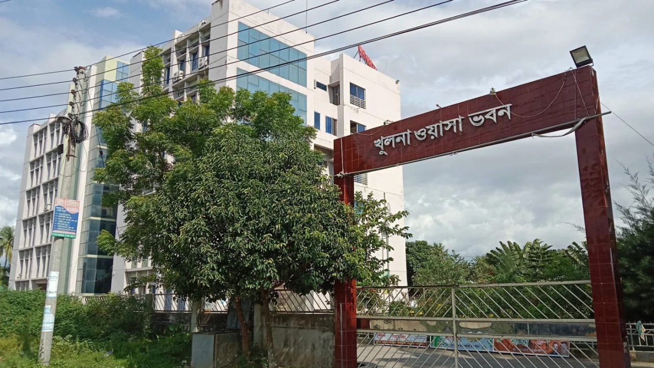 খুলনা ওয়াসার ৫৫০ কোটি টাকার এডিবি ফান্ডের কাজ নিয়ে...