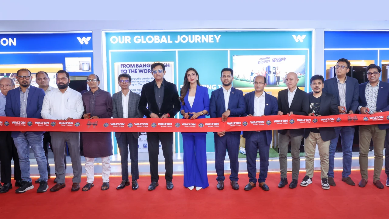 আন্তর্জাতিক বাজারে একসঙ্গে ১৫টি নতুন  মডেলের ফ্রিজ উন্মোচন করলো ওয়ালটন 