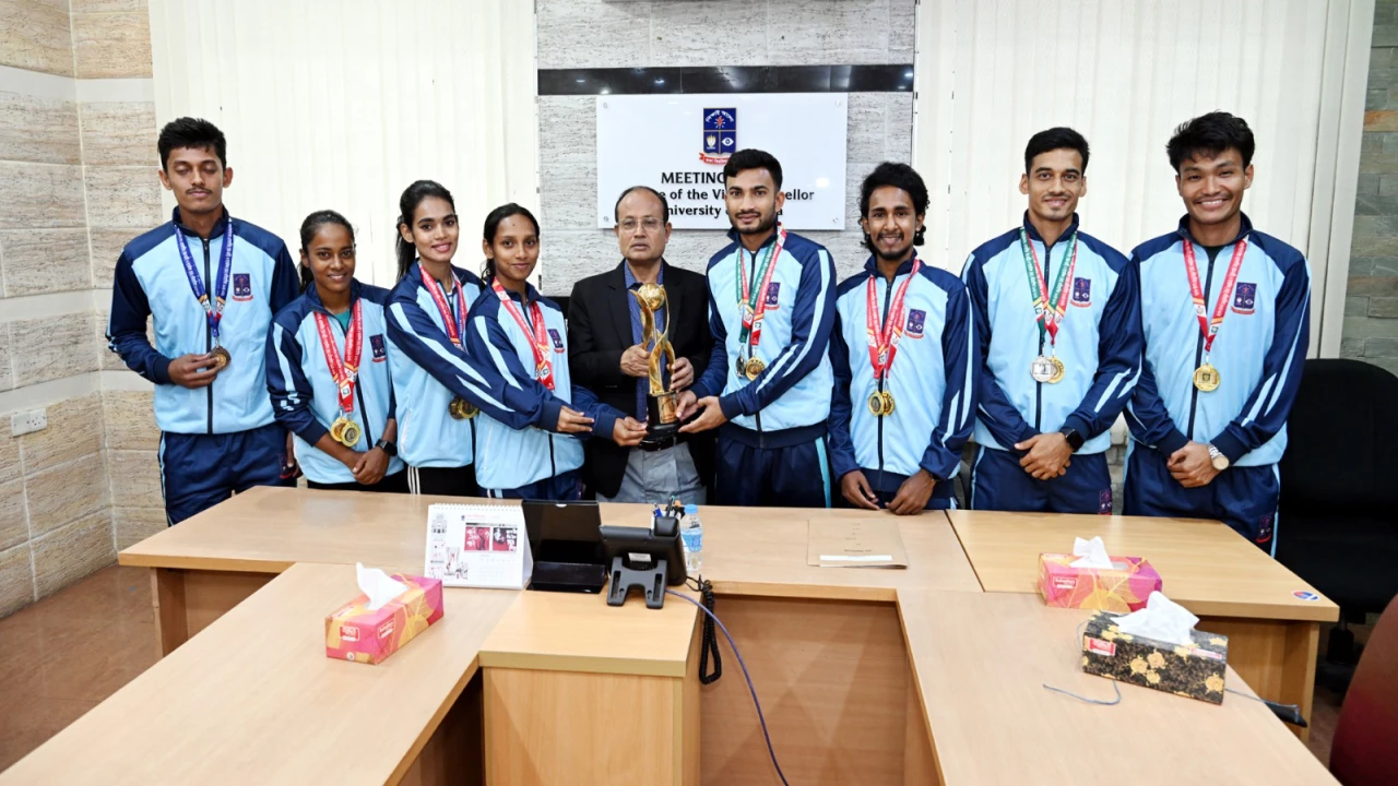 আন্তঃবিশ্ববিদ্যালয় অ্যাথলেটিকস (ছাত্রী) প্রতিযোগিতায় ঢাবি চ্যাম্পিয়ন
