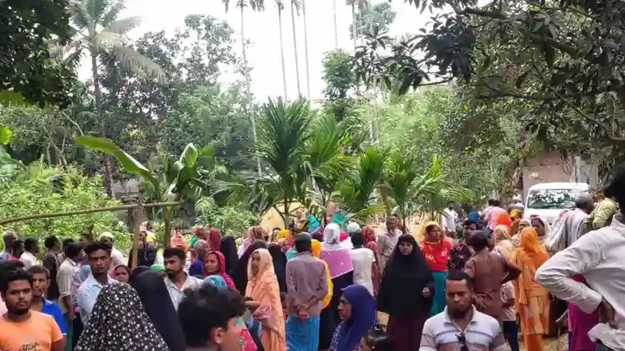 বগুড়ার মোকামতলায় জমি নিয়ে বিরোধের জেরে দুই চাচাতো ভাইকে কু'পি'য়ে হ-ত্যা-আটক-১