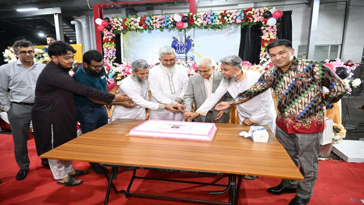 আড়ম্বরপূর্ণ আয়োজনে মাল্টিব্র্যান্ড ওয়ার্কশপের ১৭ বছরে পদার্পণ উদযাপন