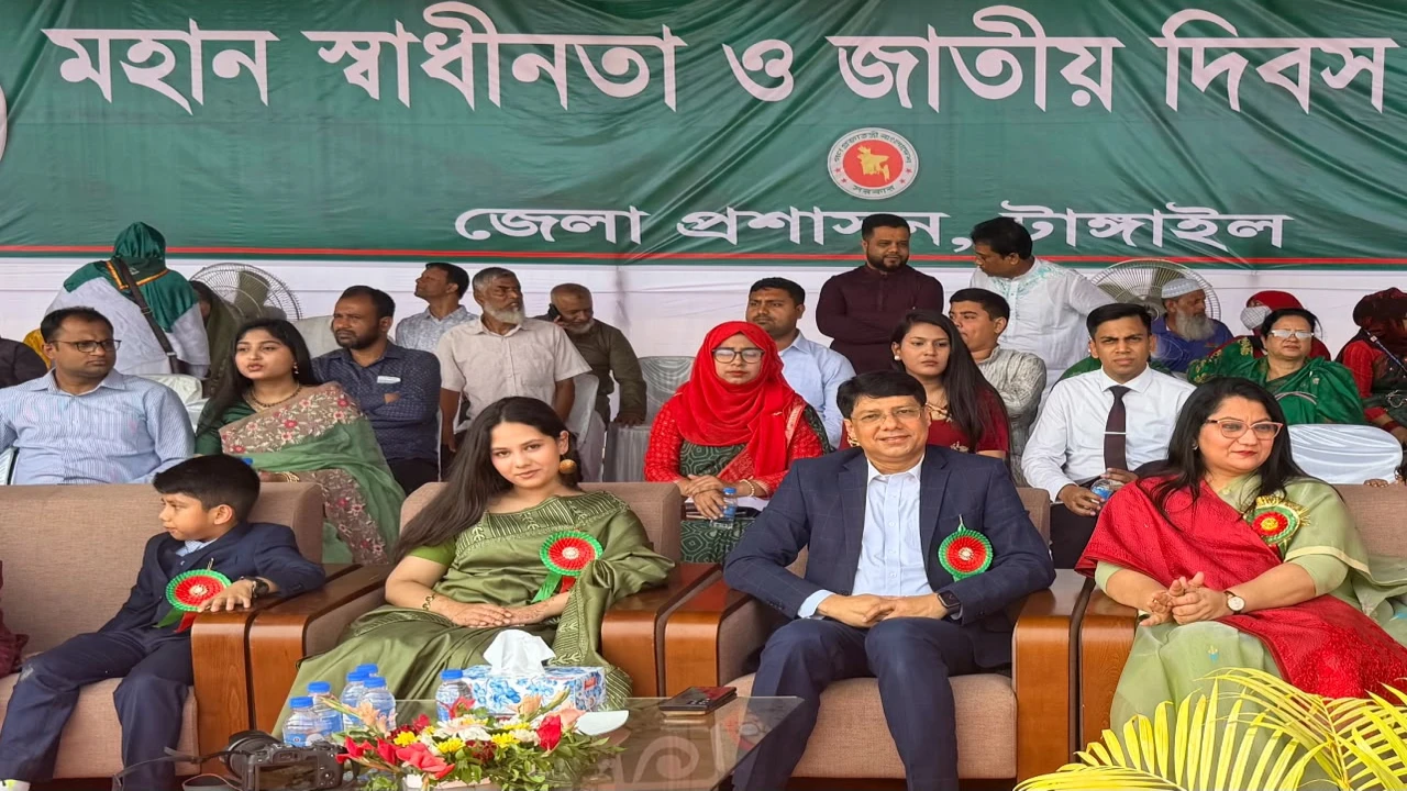 জনবান্ধব প্রশাসন ও শিক্ষার উন্নয়নে স্বীকৃতি পেলেন ডিসি শরীফা হক