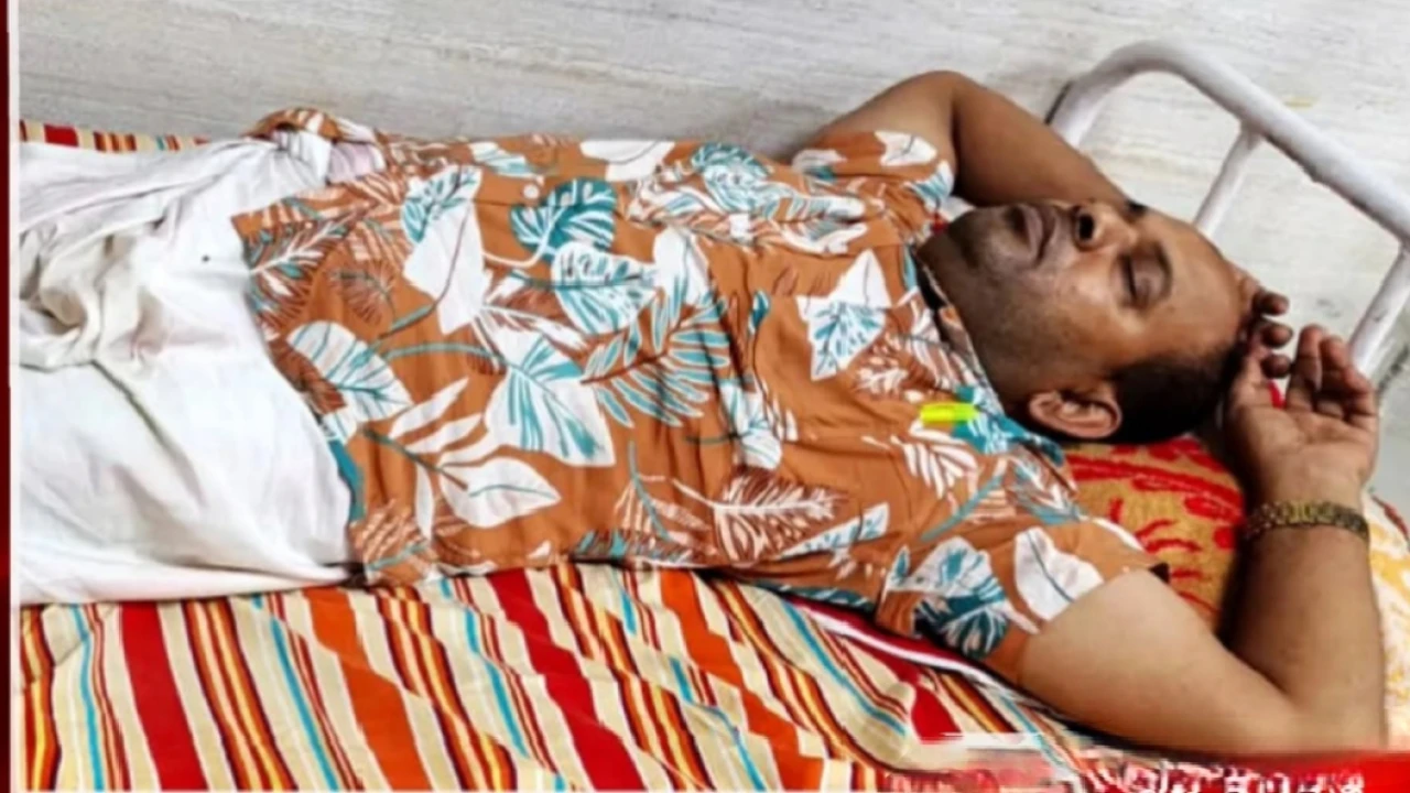 এসআইকে ছুরিকাঘাত করে মামলার নথিপত্র ছিনতাই