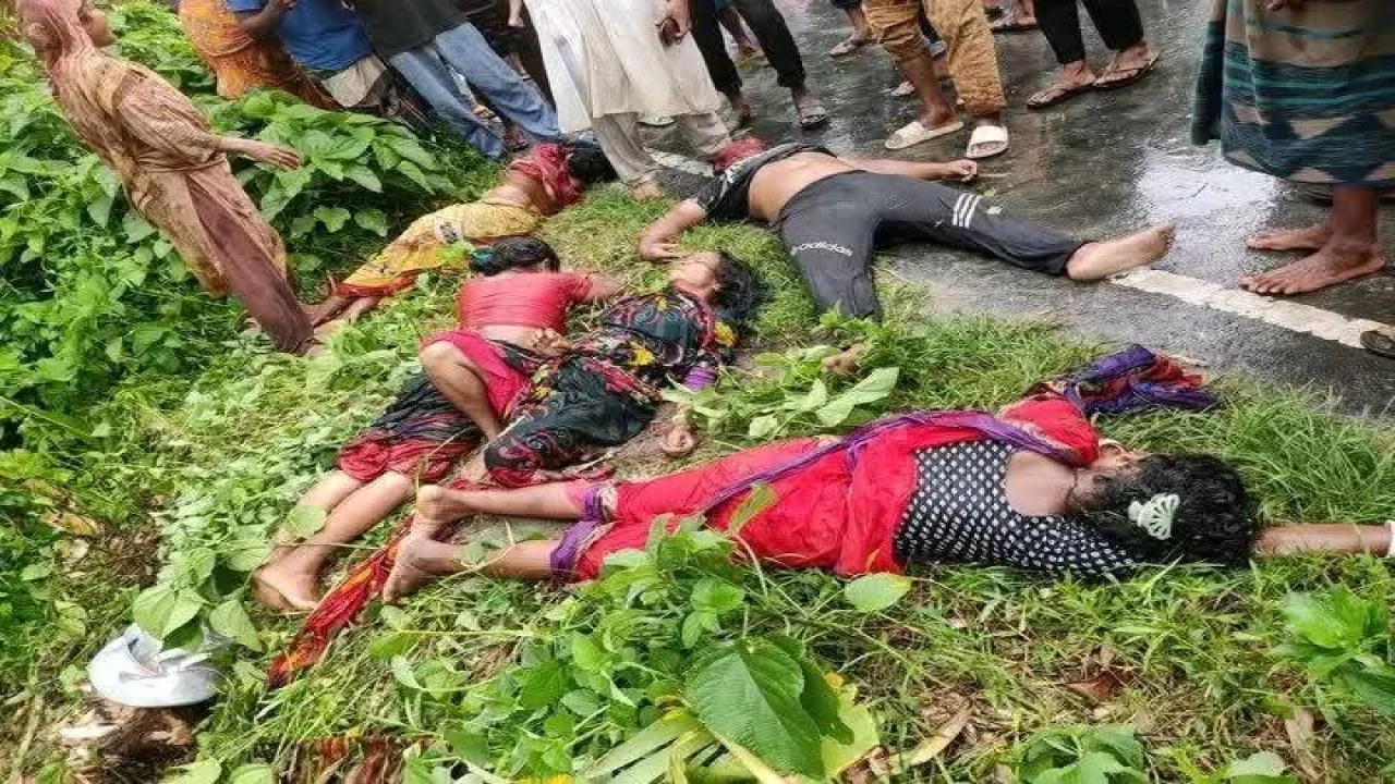 জয়পুরহাটে ট্রাক ও অটোরিকশার ত্রিমুখী সংঘর্ষে নিহত ৩, আহত ৫