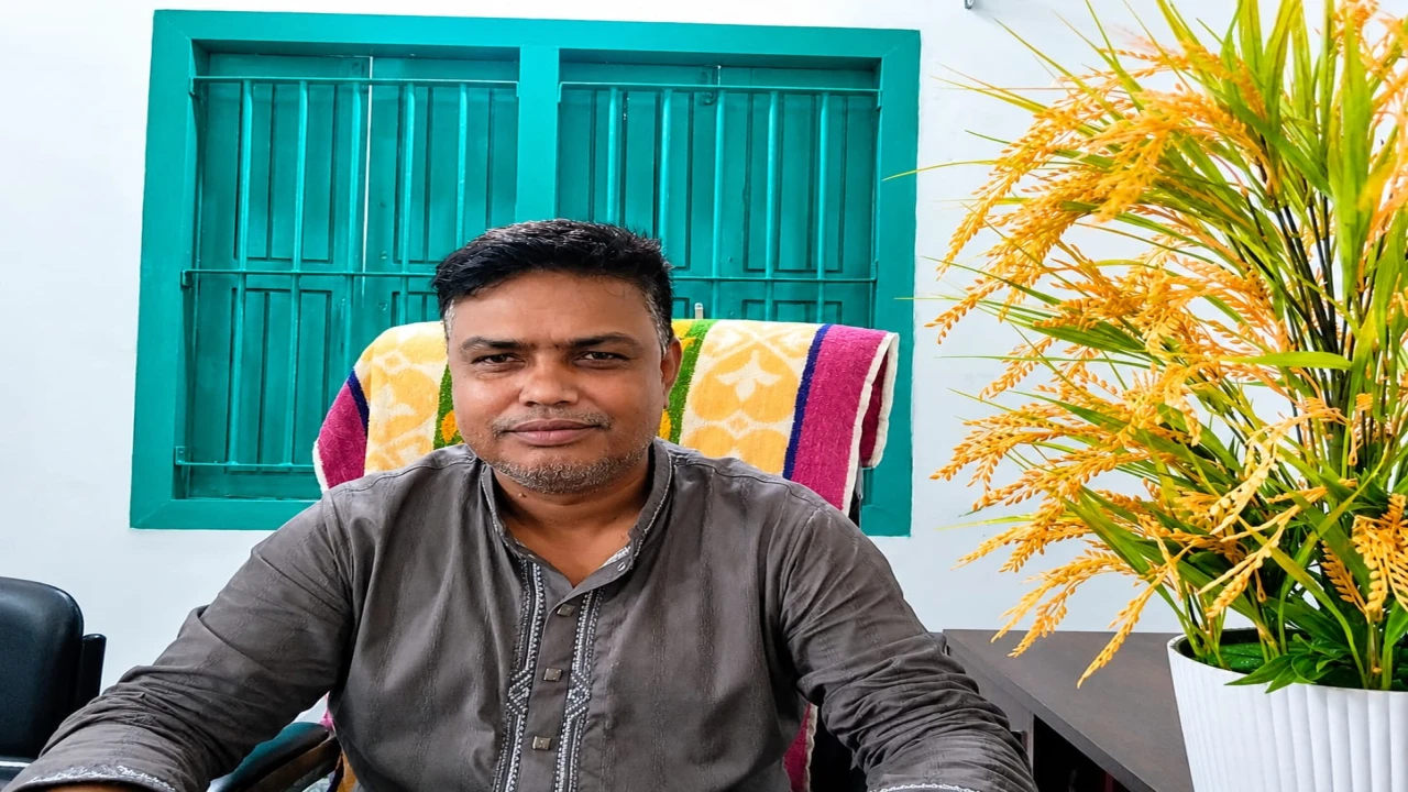 ধুবলি ইউনিয়নে নিয়মিত গ্রাম আদালত পরিচালনা করেন প্যানেল চেয়ারম্যান মোঃ আব্দুল হাই