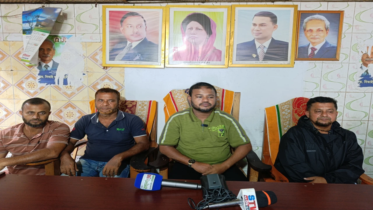 শালিখা যুবদল নেতা নয়নের বহিষ্কার ও বিভিন্ন অপপ্রচারের বিরুদ্ধে সংবাদ সম্মেলন 
