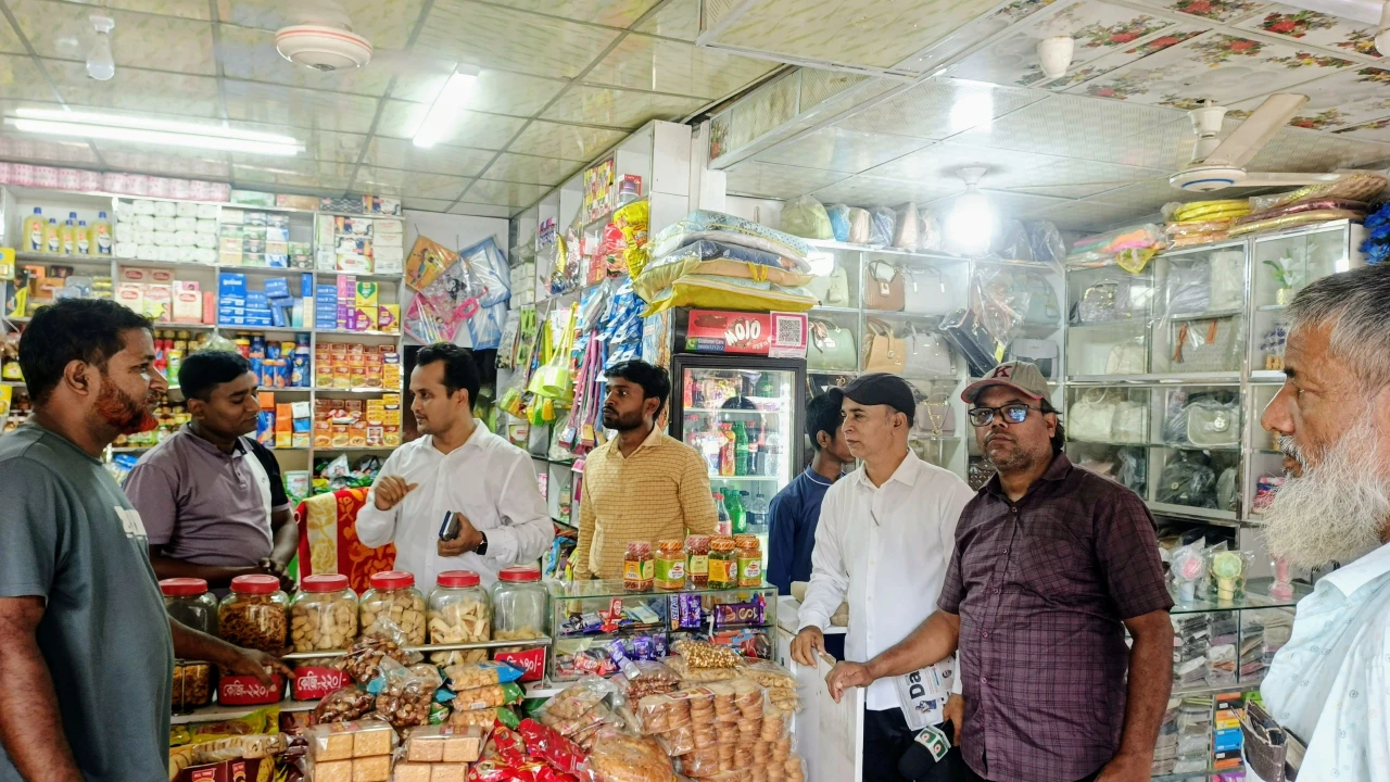 লালমনিরহাটে ভোক্তা অধিকার অধিদপ্তরের অভিযান: বিরিয়ানি দোকান, ফাস্টফুড প্রতিষ্ঠান ও পেট্রোল পাম্পে জরিমানা