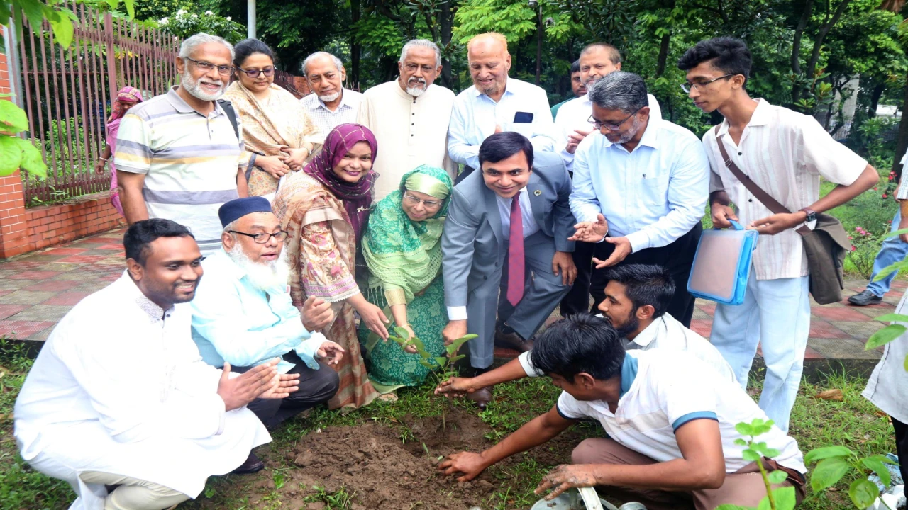 জাতীয় সেমিনারে দেশীয়‎ প্রজাতির বৃক্ষরোপণের উপর গুরুত্বারোপ