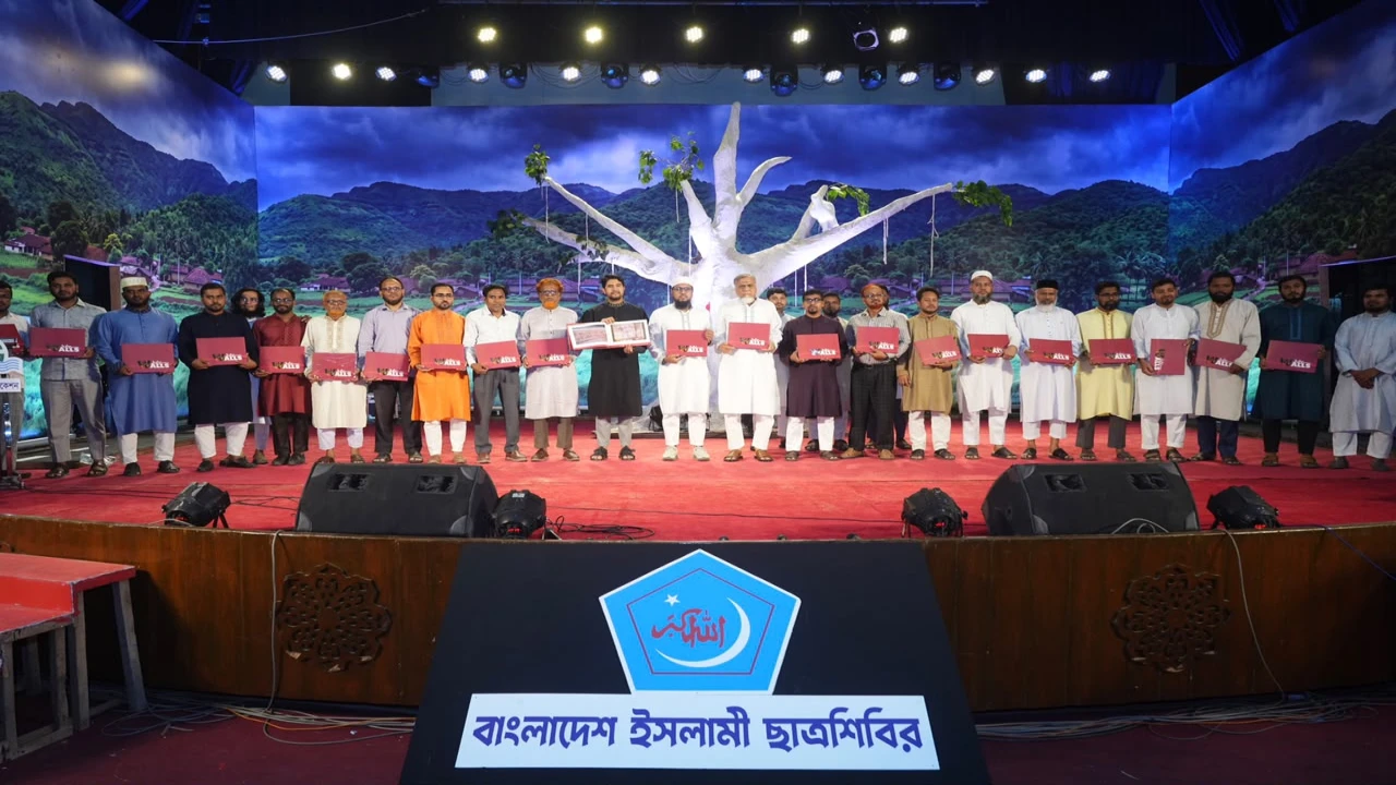 জুলাই আন্দোলনের স্মৃতি ধরে রাখতে আট গ্রন্থ, ‘ইতিহাস বিকৃতির’ বিরুদ্ধে প্রতিরোধের বার্তা