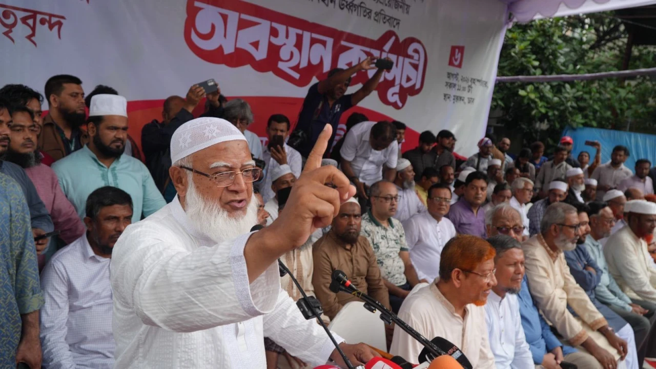 'দাবি আদায় না হওয়া পর্যন্ত রাজপথ ছাড়ব না'—লংমার্চ ও মহাসমাবেশের ঘোষণা ১১ দলীয় ঐক্যের