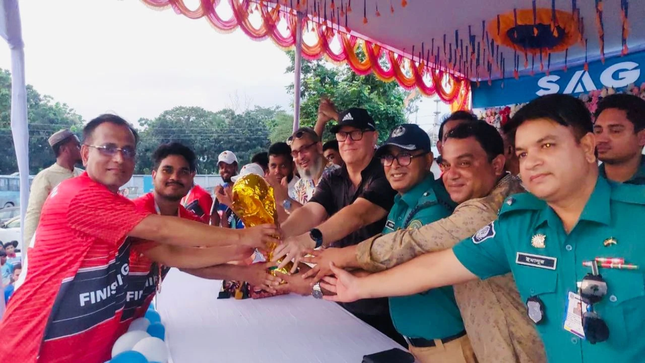 টঙ্গীতে স্যাগ ফ্যাশনের উদ্যোগে শ্রমিকদের