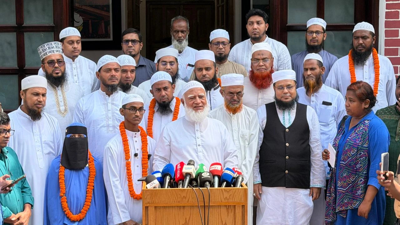 পবিত্র মক্কায় কুরআন প্রতিযোগিতায় বিজয়ী চার হাফেজকে জামায়াত আমীরের সংবর্ধনা