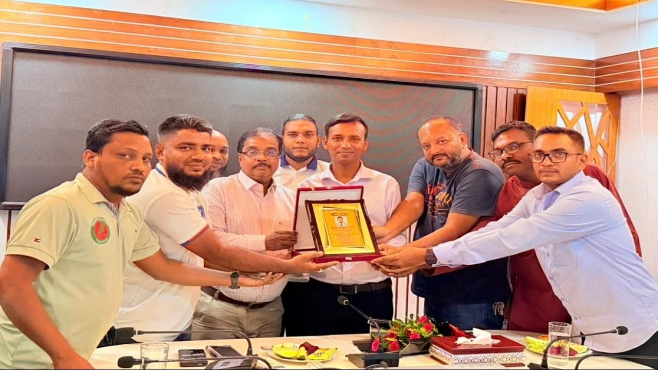 ‎পিরোজপুর সাংবাদিক ফোরামের উদ্যোগে ইউএনও মামুনুর রশীদের পদোন্নতিজনিত বিদায় সংবর্ধনা