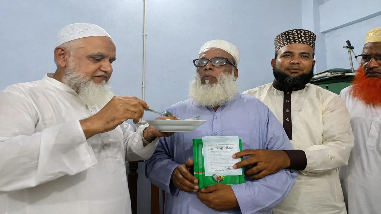 বরিশালে বিএনপি নেতার জামায়াতে যোগদান