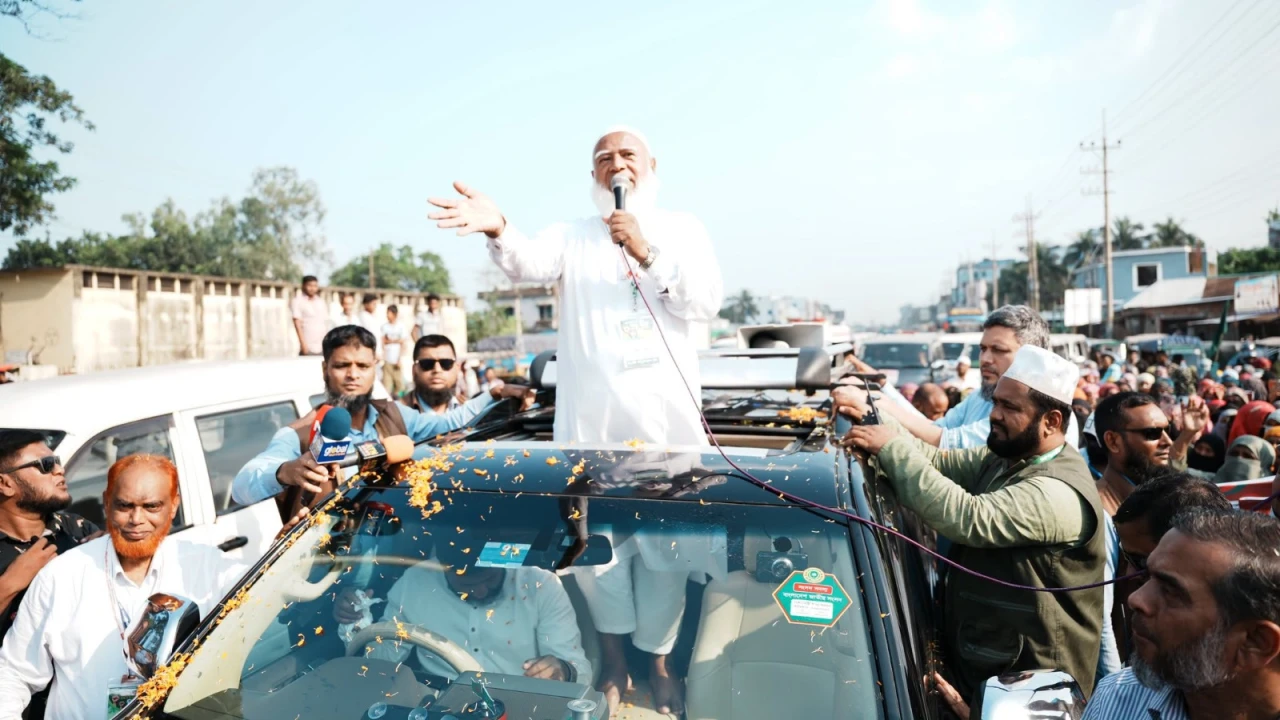 ‘চাঁদাবাজি চলতে দেওয়া হবে না’: শেরপুরে ১১ দলীয় লংমার্চের পথসভায় ডা. শফিকুর রহমান