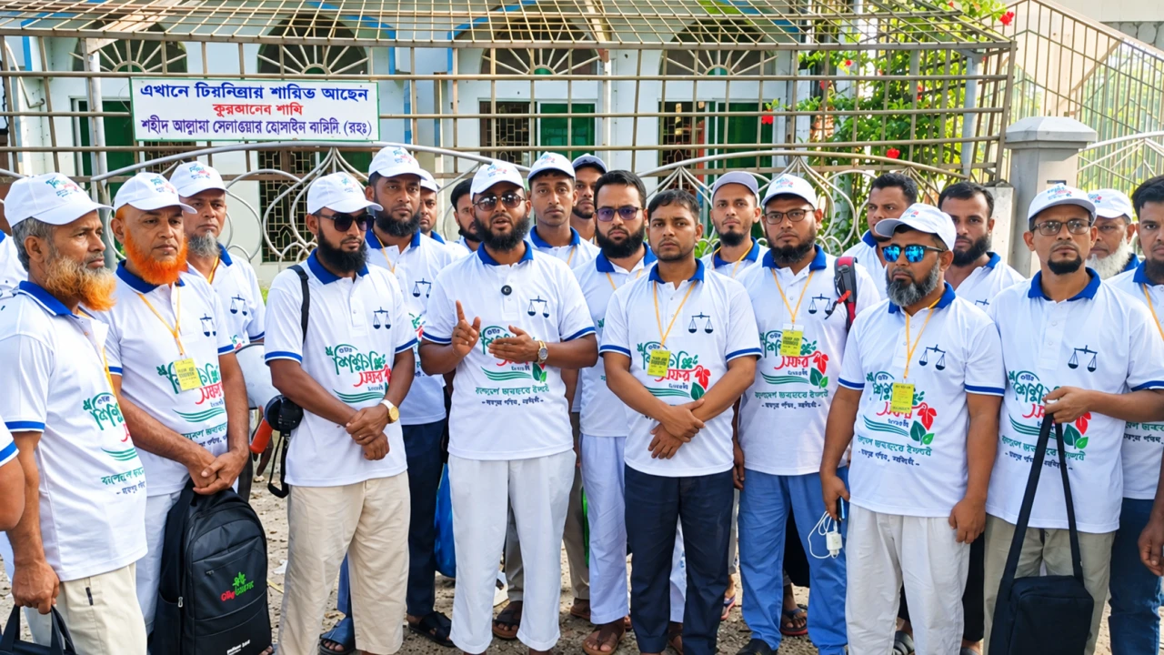 ‎৩০০ কিলোমিটার পাড়ি দিয়ে নরসিংদী থেকে পিরোজপুরে ৯০ জন, সাঈদীর কবরের পাশে আবেগঘন মুহূর্ত
