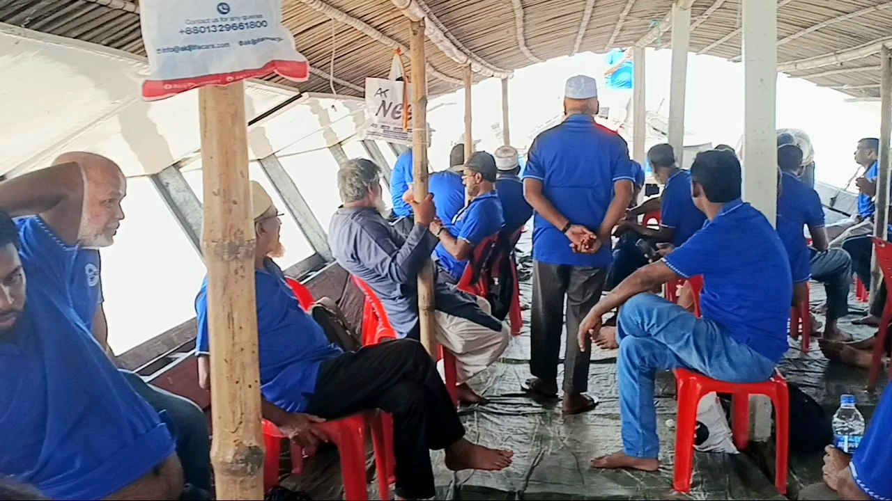 পাবনা টেকনিক্যাল ফিটনেস ক্লাবের উদ্যোগে পদ্মা নদীতে নৌবিহার অনুষ্ঠিত 
