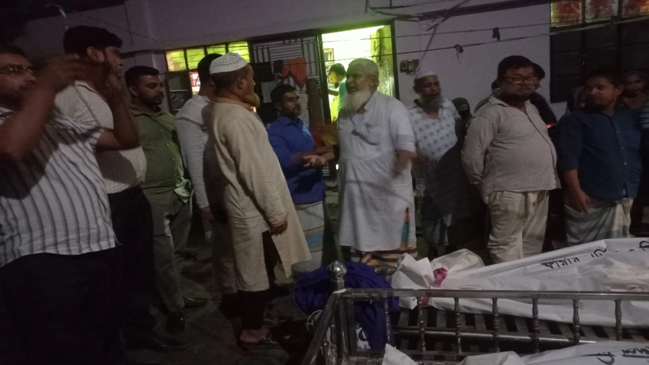 মেঘনায় গোসলে নেমে তিন কিশোরের মৃত্যু, শোকাহত পরিবারের পাশে ড. আসগর আলী