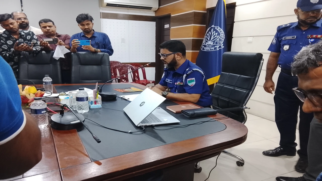 বাগেরহাটের সাংবাদিকদের সাথে নবাগত পুলিশ সুপারের মতবিনিময় 