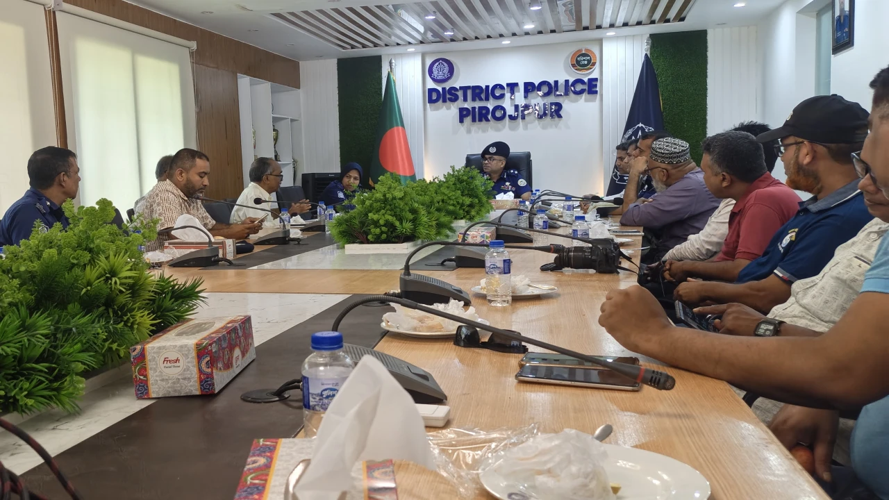 পিরোজপুর নবাগত পুলিশ সুপারের সাথে সাংবাদিকদের পরিচিতি সভা