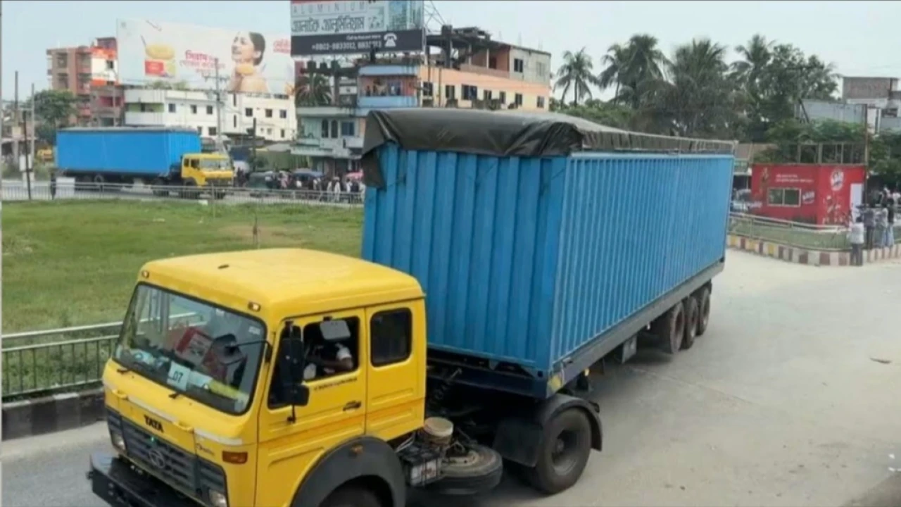 পাবনার রূপপুর বিদ্যুৎ প্রকল্পে বিশেষ নিরাপত্তায় পৌঁছেছে ইউরেনিয়াম