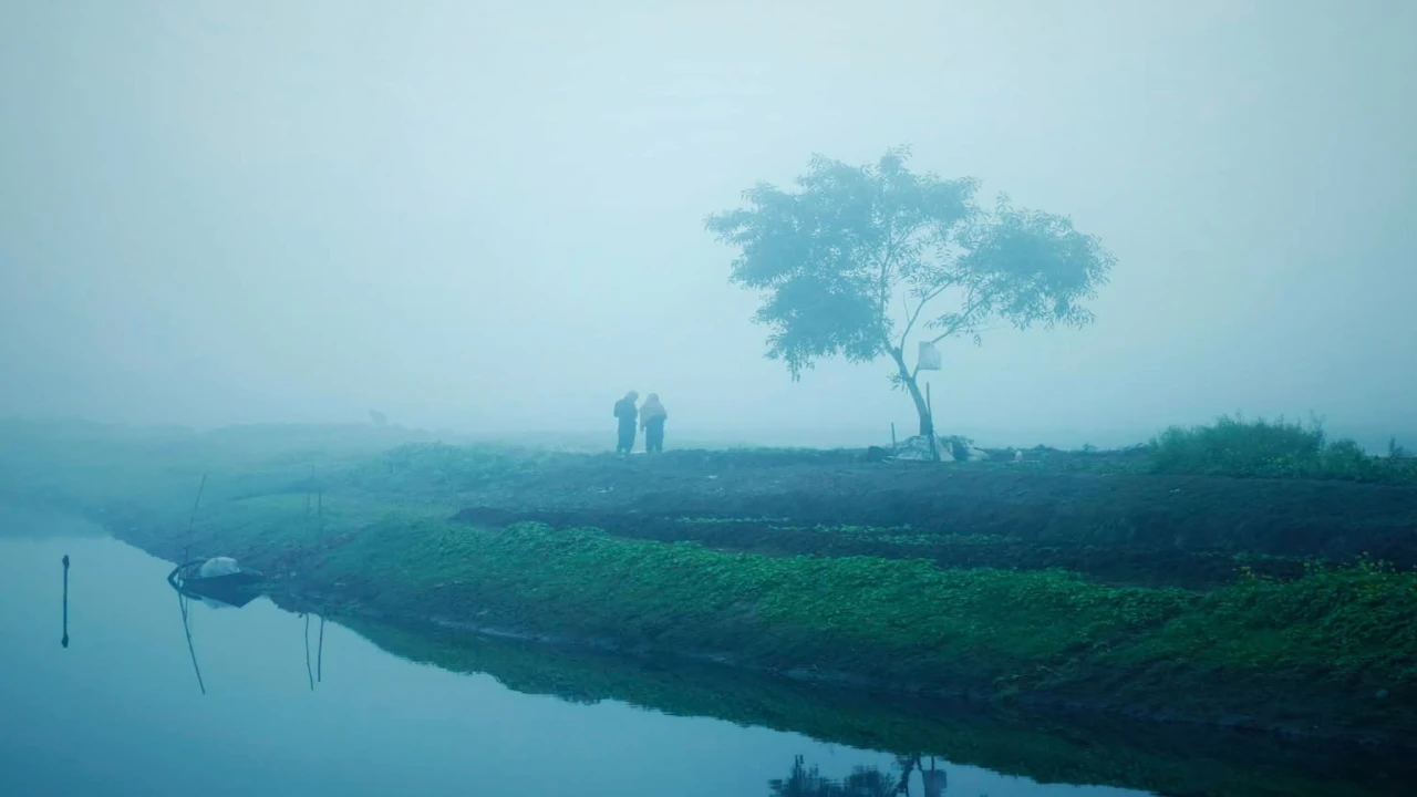 গাজীপুরে কড়া নাড়ছে শীতের পরশ