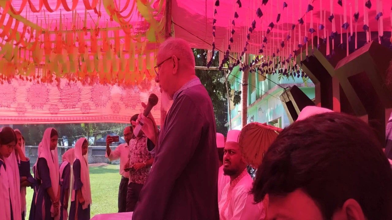 আলফাডাঙ্গায় পানাইল  ইউনাইটেড একাডেমি পরিদর্শনে এমপি ইলিয়াস মোল্লা