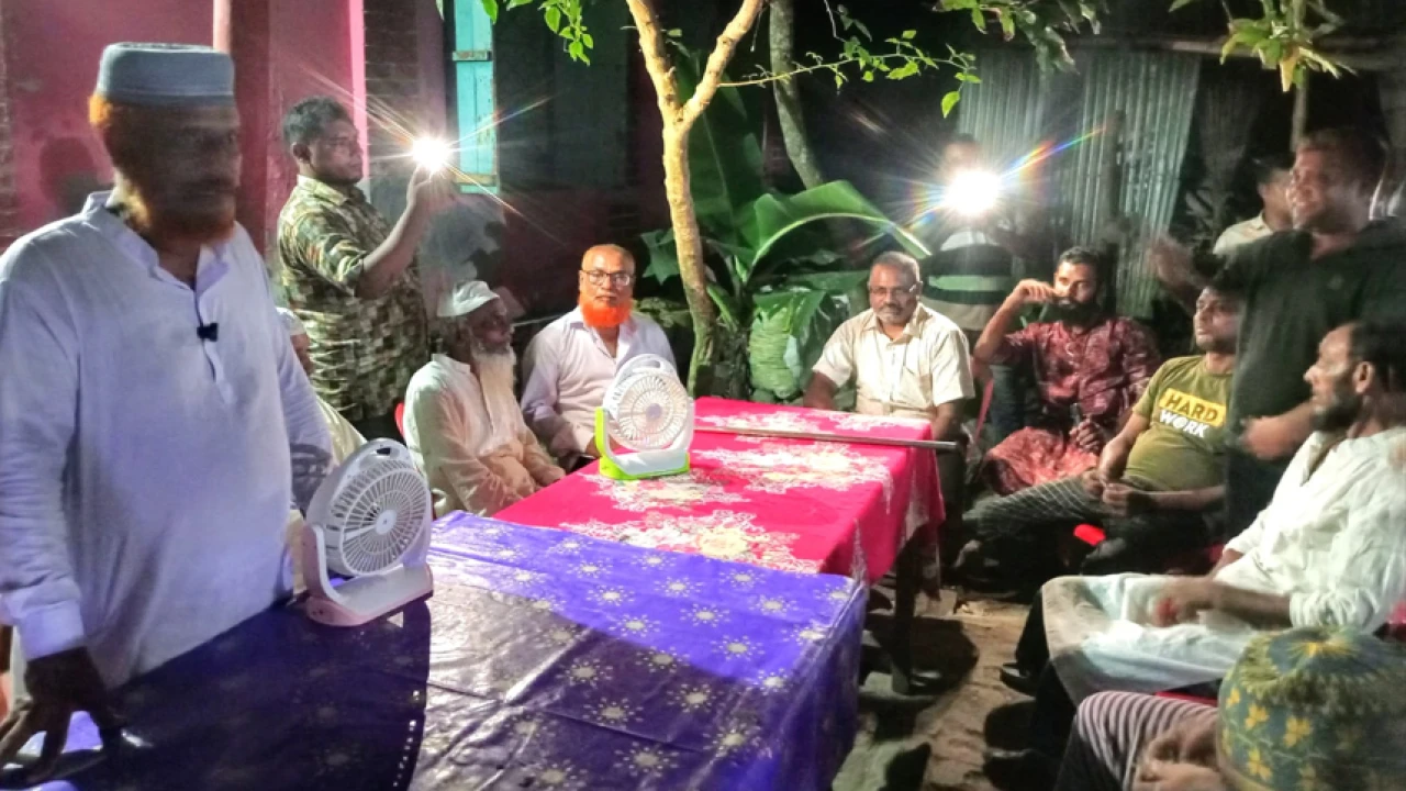 বোয়ালমারীতে জমি নিয়ে বিরোধ, ফেসবুকে অপপ্রচারের প্রতিবাদে সৈয়দ পরিবারের উঠান বৈঠক